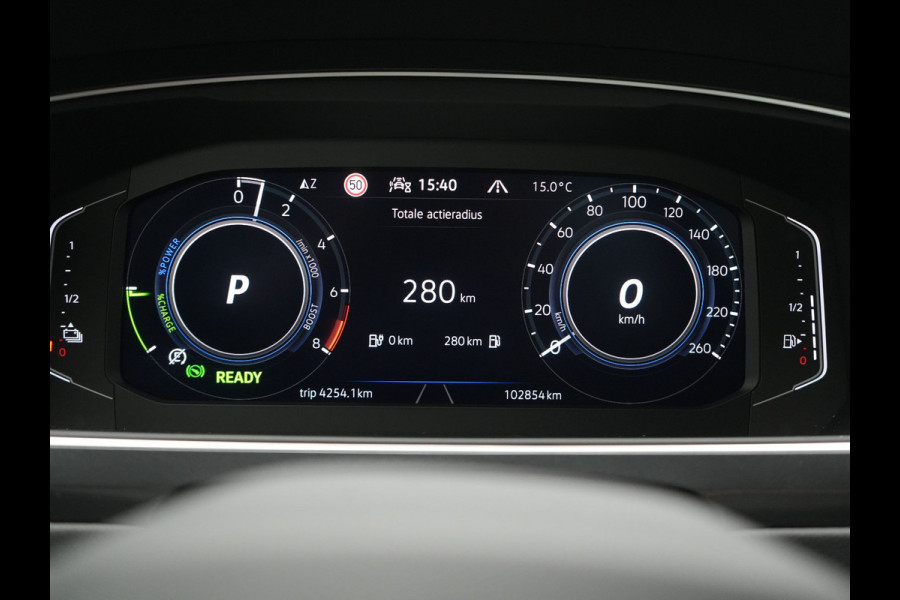 Volkswagen Tiguan 1.4 TSI eHybrid Active PHEV 245pk Dealer O.H. | Trekhaak Af Fabriek | Adaptive Cruise | Head Up | IQ Light | Keyless | Blis | Sportstoelen & Stuur Verwarmd | Sfeerverlichting | Apple Carplay | Navigate | DAB | 19"L.M | Plug In Hybrid |