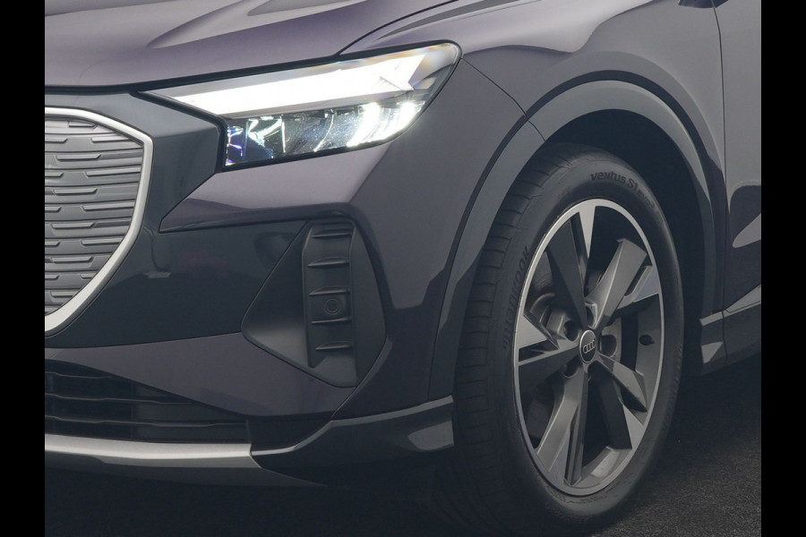 Audi Q4 e-tron 45 S Line 82 kWh 286pk Dealer O.H. | Trekhaak Af Fabriek | Panodak | Adaptive Cruise | Warmtepomp | Camera | Sonos Audio | Sportstoelen Verwarmd | Keyless | Blis | Apple Carplay | Navigatie | DAB |