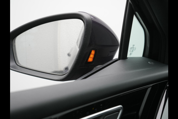Audi Q4 e-tron 45 S Line 82 kWh 286pk Dealer O.H. | Trekhaak Af Fabriek | Panodak | Adaptive Cruise | Warmtepomp | Camera | Sonos Audio | Sportstoelen Verwarmd | Keyless | Blis | Apple Carplay | Navigatie | DAB |
