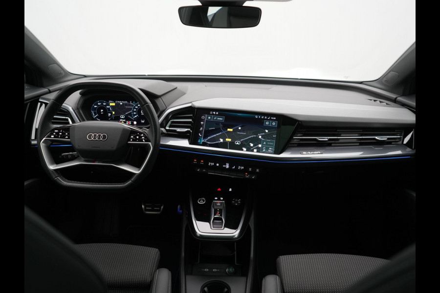 Audi Q4 e-tron 45 S Line 82 kWh 286pk Dealer O.H. | Trekhaak Af Fabriek | Panodak | Adaptive Cruise | Warmtepomp | Camera | Sonos Audio | Sportstoelen Verwarmd | Keyless | Blis | Apple Carplay | Navigatie | DAB |