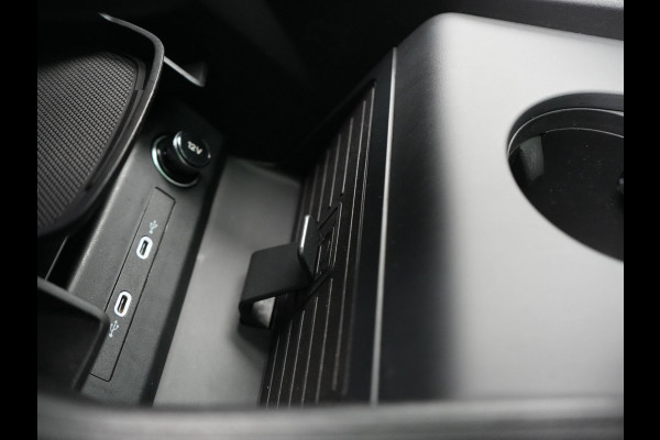 Audi Q4 e-tron 45 S Line 82 kWh 286pk Dealer O.H. | Trekhaak Af Fabriek | Panodak | Adaptive Cruise | Warmtepomp | Camera | Sonos Audio | Sportstoelen Verwarmd | Keyless | Blis | Apple Carplay | Navigatie | DAB |