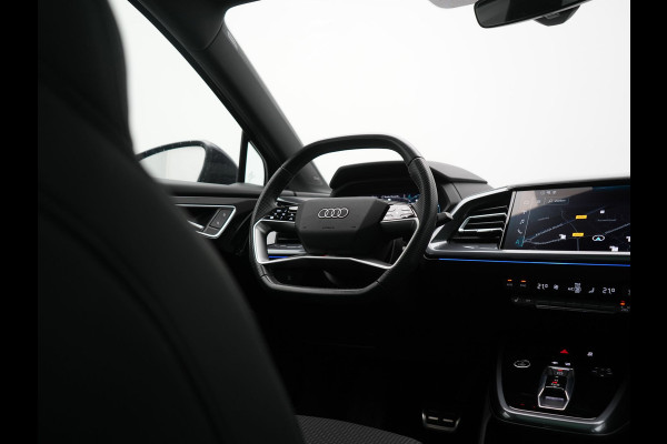 Audi Q4 e-tron 45 S Line 82 kWh 286pk Dealer O.H. | Trekhaak Af Fabriek | Panodak | Adaptive Cruise | Warmtepomp | Camera | Sonos Audio | Sportstoelen Verwarmd | Keyless | Blis | Apple Carplay | Navigatie | DAB |