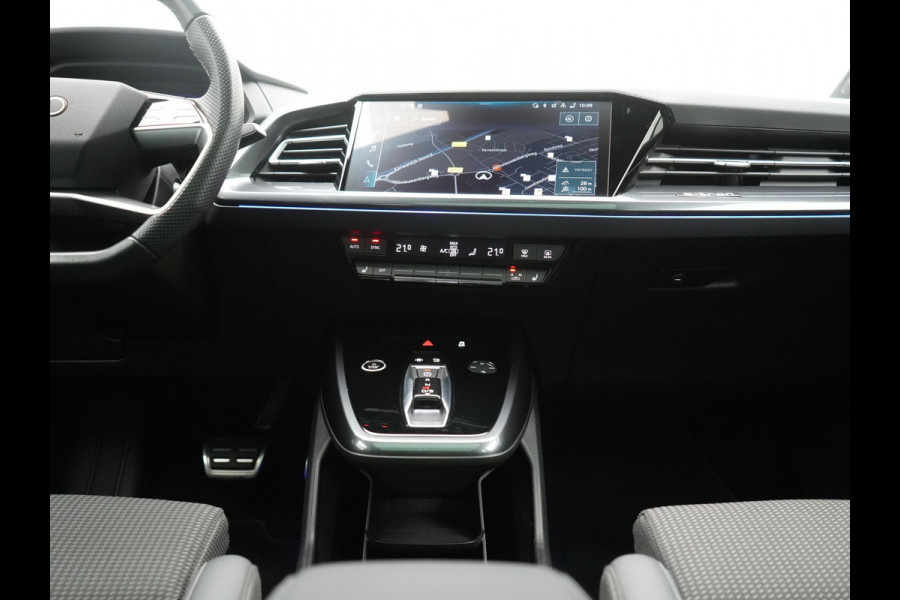 Audi Q4 e-tron 45 S Line 82 kWh 286pk Dealer O.H. | Trekhaak Af Fabriek | Panodak | Adaptive Cruise | Warmtepomp | Camera | Sonos Audio | Sportstoelen Verwarmd | Keyless | Blis | Apple Carplay | Navigatie | DAB |