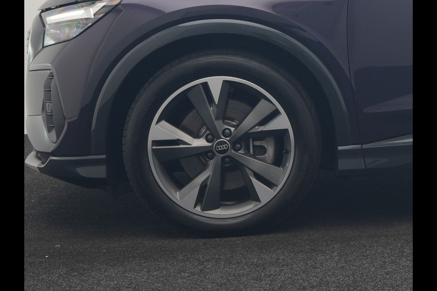 Audi Q4 e-tron 45 S Line 82 kWh 286pk Dealer O.H. | Trekhaak Af Fabriek | Panodak | Adaptive Cruise | Warmtepomp | Camera | Sonos Audio | Sportstoelen Verwarmd | Keyless | Blis | Apple Carplay | Navigatie | DAB |