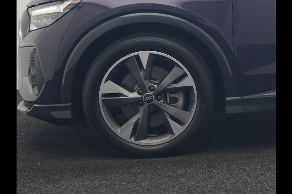 Audi Q4 e-tron 45 S Line 82 kWh 286pk Dealer O.H. | Trekhaak Af Fabriek | Panodak | Adaptive Cruise | Warmtepomp | Camera | Sonos Audio | Sportstoelen Verwarmd | Keyless | Blis | Apple Carplay | Navigatie | DAB |
