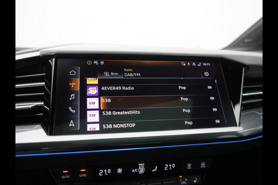 Audi Q4 e-tron 45 S Line 82 kWh 286pk Dealer O.H. | Trekhaak Af Fabriek | Panodak | Adaptive Cruise | Warmtepomp | Camera | Sonos Audio | Sportstoelen Verwarmd | Keyless | Blis | Apple Carplay | Navigatie | DAB |