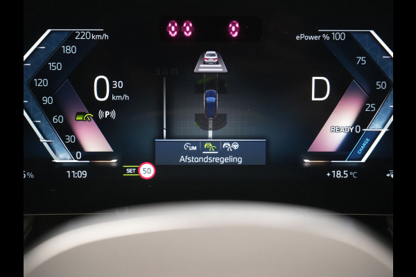 BMW iX1 xDrive30 67 kWh 313pk Dealer O.H. | Trekhaak Af Fabriek | Panodak | Adaptive Cruise | Head Up | 360 Camera | Harman / Kardon | Adaptief Onderstel | Lederen Sportstoelen Massage & Verwarmd | Stuur Verwarmd | Hifi Audio | Keyless | Blis |