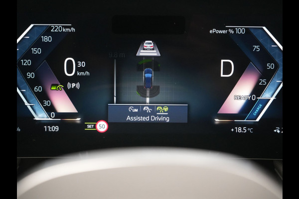 BMW iX1 xDrive30 67 kWh 313pk Dealer O.H. | Trekhaak Af Fabriek | Panodak | Adaptive Cruise | Head Up | 360 Camera | Harman / Kardon | Adaptief Onderstel | Lederen Sportstoelen Massage & Verwarmd | Stuur Verwarmd | Hifi Audio | Keyless | Blis |
