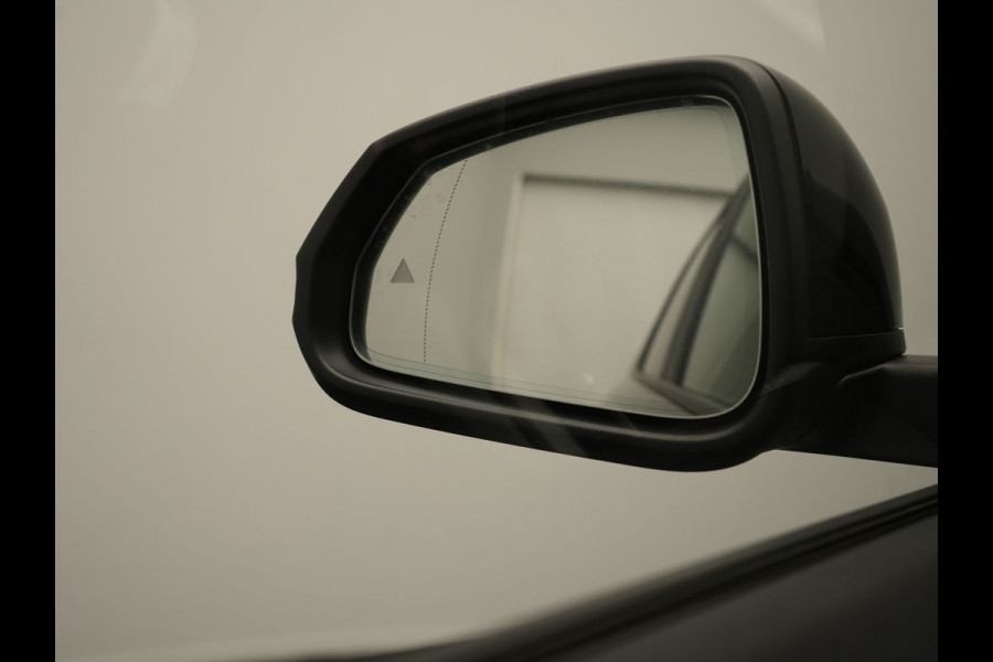 BMW iX1 xDrive30 67 kWh 313pk Dealer O.H. | Trekhaak Af Fabriek | Panodak | Adaptive Cruise | Head Up | 360 Camera | Harman / Kardon | Adaptief Onderstel | Lederen Sportstoelen Massage & Verwarmd | Stuur Verwarmd | Hifi Audio | Keyless | Blis |