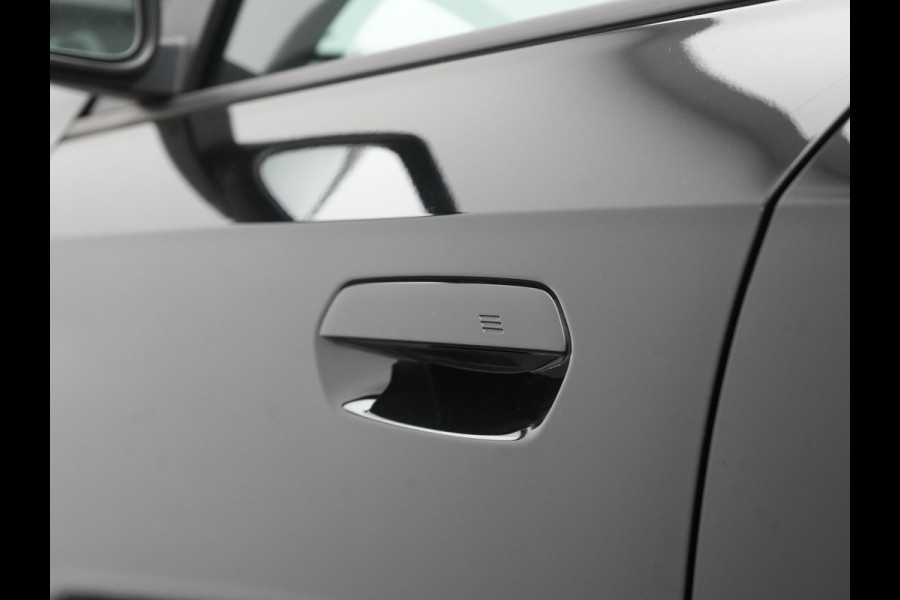 BMW iX1 xDrive30 67 kWh 313pk Dealer O.H. | Trekhaak Af Fabriek | Panodak | Adaptive Cruise | Head Up | 360 Camera | Harman / Kardon | Adaptief Onderstel | Lederen Sportstoelen Massage & Verwarmd | Stuur Verwarmd | Hifi Audio | Keyless | Blis |