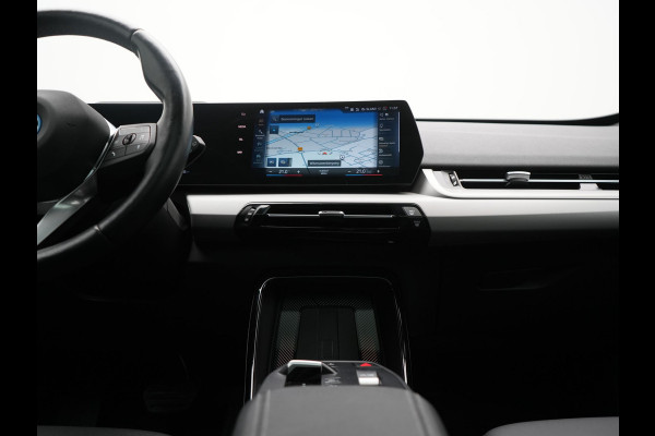 BMW iX1 xDrive30 67 kWh 313pk Dealer O.H. | Trekhaak Af Fabriek | Panodak | Adaptive Cruise | Head Up | 360 Camera | Harman / Kardon | Adaptief Onderstel | Lederen Sportstoelen Massage & Verwarmd | Stuur Verwarmd | Hifi Audio | Keyless | Blis |