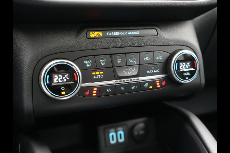 Ford Kuga 2.5 Vignale PHEV 225pk Dealer O.H. | Panodak | Head Up | Camera | Bang & Olufsen | Lederen Sportstoelen Memory & Verwarmd | Stuur Verwarmd | Keyless | Apple Carplay | Navigatie | DAB | Plug In Hybrid |