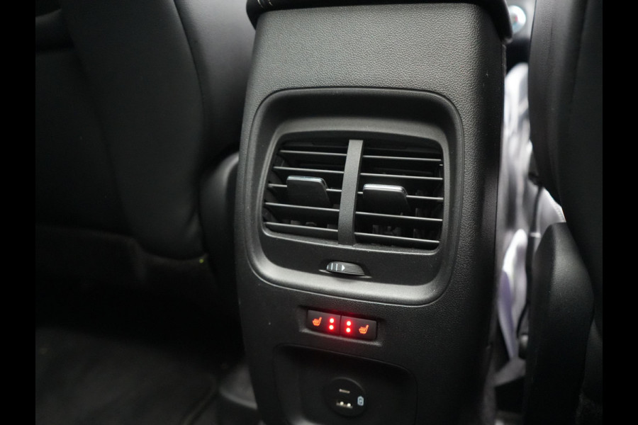 Ford Kuga 2.5 Vignale PHEV 225pk Dealer O.H. | Panodak | Head Up | Camera | Bang & Olufsen | Lederen Sportstoelen Memory & Verwarmd | Stuur Verwarmd | Keyless | Apple Carplay | Navigatie | DAB | Plug In Hybrid |