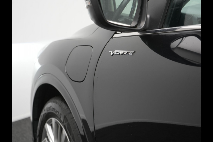 Ford Kuga 2.5 Vignale PHEV 225pk Dealer O.H. | Panodak | Head Up | Camera | Bang & Olufsen | Lederen Sportstoelen Memory & Verwarmd | Stuur Verwarmd | Keyless | Apple Carplay | Navigatie | DAB | Plug In Hybrid |