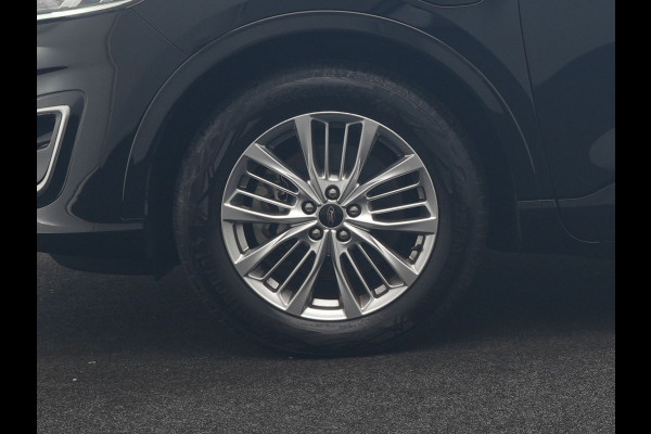 Ford Kuga 2.5 Vignale PHEV 225pk Dealer O.H. | Panodak | Head Up | Camera | Bang & Olufsen | Lederen Sportstoelen Memory & Verwarmd | Stuur Verwarmd | Keyless | Apple Carplay | Navigatie | DAB | Plug In Hybrid |