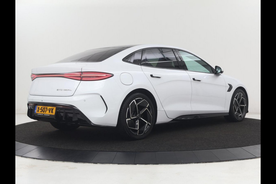 BYD Seal Design RWD 82.5 kWh | SOH 95,6% | Panoramadak | Stoelventilatie | 360 Camera | Leder | Dynaudio | Adaptive cruise | Sfeerverlichting | Elektrische stoelen | Carplay | Full LED | Origineel NL