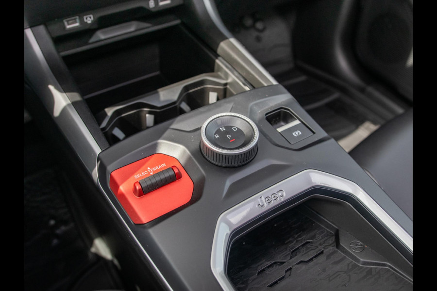 Jeep Compass 1.6 e-Hybrid Plug-In First Edition | Adapt. Cruise | Camera | Carplay | 20" | Elektr. A-Klep | Navi | Winter Pack | Schuif/Kanteldak | Premium Pack | Conv. Pack