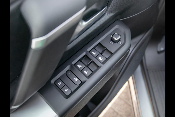 Jeep Compass 1.6 e-Hybrid Plug-In First Edition | Adapt. Cruise | Camera | Carplay | 20" | Elektr. A-Klep | Navi | Winter Pack | Schuif/Kanteldak | Premium Pack | Conv. Pack