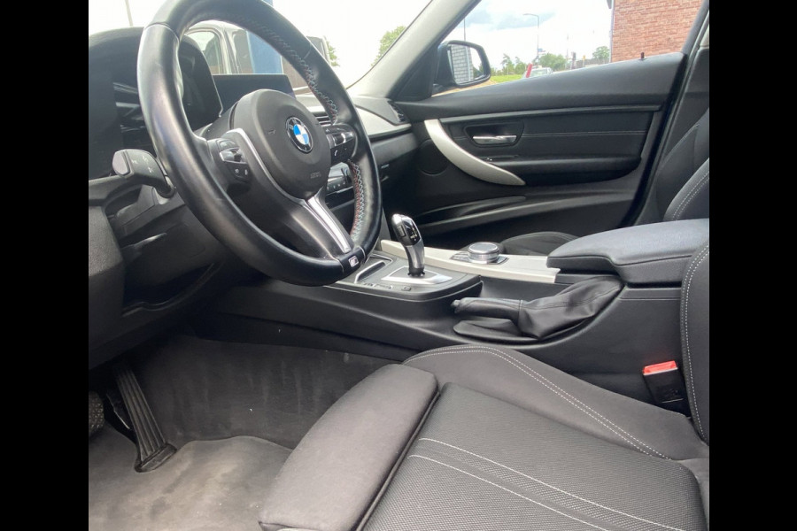BMW 3 Serie Touring 320i Executive M-sport/ 18"/ HUD/ VCP/ Premium Audio/ Trekhaak