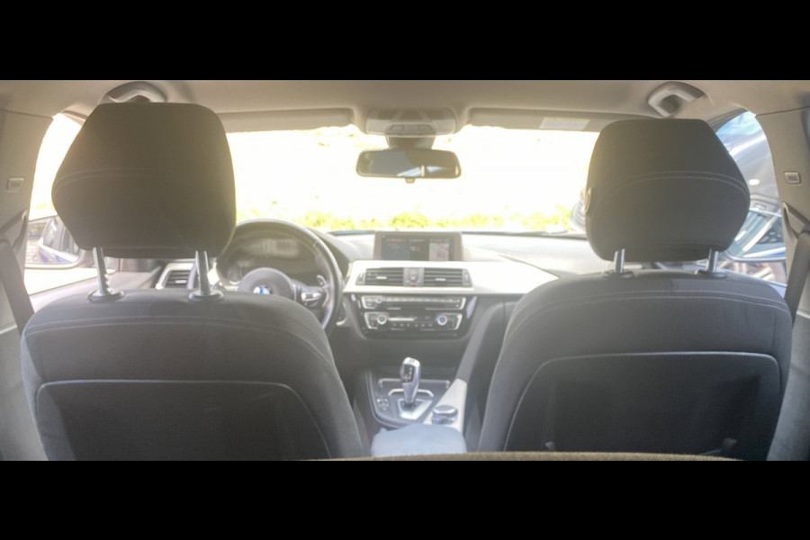 BMW 3 Serie Touring 320i Executive M-sport/ 18"/ HUD/ VCP/ Premium Audio/ Trekhaak