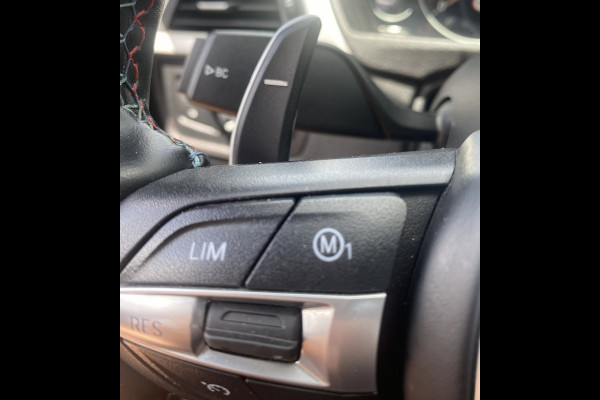 BMW 3 Serie Touring 320i Executive M-sport/ 18"/ HUD/ VCP/ Premium Audio/ Trekhaak