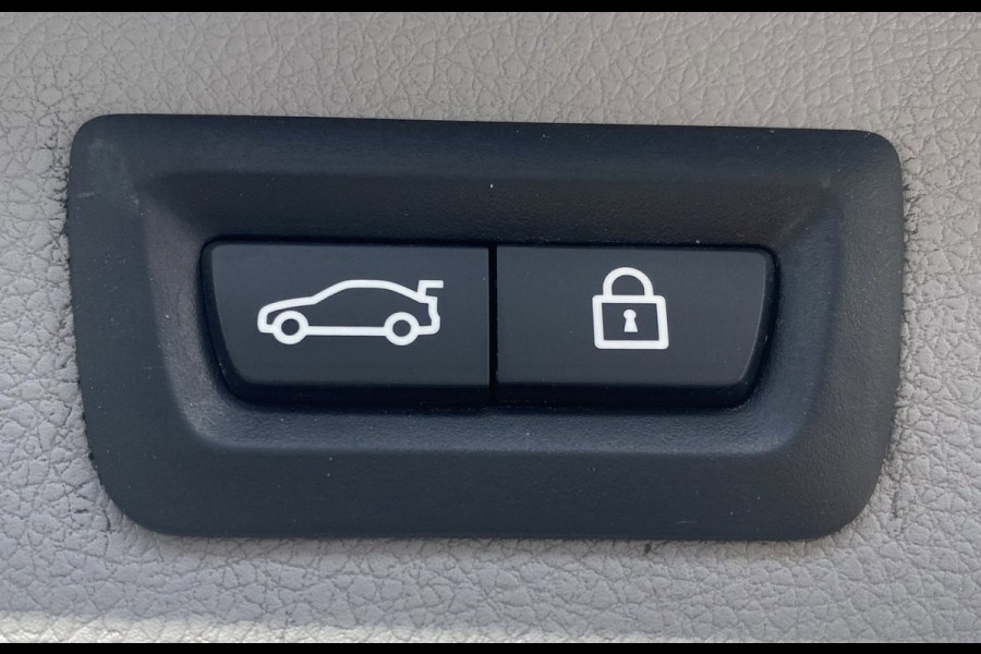 BMW 3 Serie Touring 320i Executive M-sport/ 18"/ HUD/ VCP/ Premium Audio/ Trekhaak