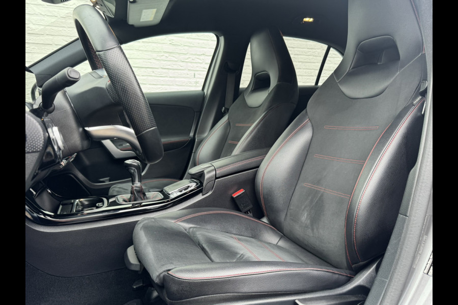 Mercedes-Benz A-Klasse 200 AMG Sfeer Camera Clima Navi Stoelverwarming 19"Multispoke velgen Sportonderstel