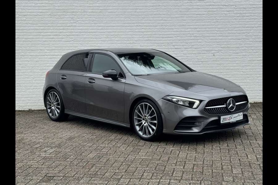 Mercedes-Benz A-Klasse 200 AMG Sfeer Camera Clima Navi Stoelverwarming 19"Multispoke velgen Sportonderstel
