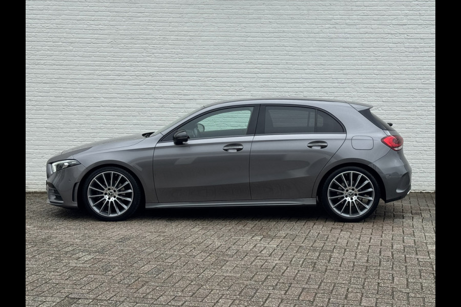 Mercedes-Benz A-Klasse 200 AMG Sfeer Camera Clima Navi Stoelverwarming 19"Multispoke velgen Sportonderstel