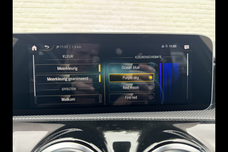 Mercedes-Benz A-Klasse 200 AMG Sfeer Camera Clima Navi Stoelverwarming 19"Multispoke velgen Sportonderstel