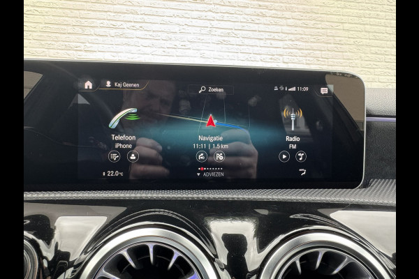 Mercedes-Benz A-Klasse 200 AMG Sfeer Camera Clima Navi Stoelverwarming 19"Multispoke velgen Sportonderstel