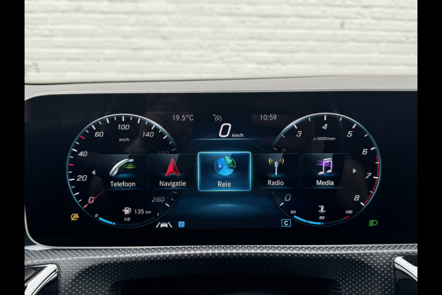 Mercedes-Benz A-Klasse 200 AMG Sfeer Camera Clima Navi Stoelverwarming 19"Multispoke velgen Sportonderstel