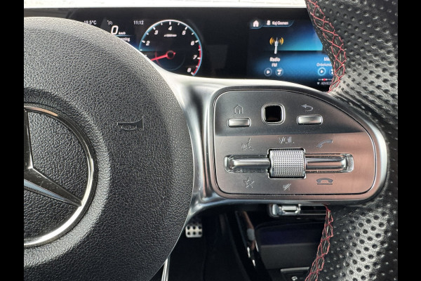 Mercedes-Benz A-Klasse 200 AMG Sfeer Camera Clima Navi Stoelverwarming 19"Multispoke velgen Sportonderstel