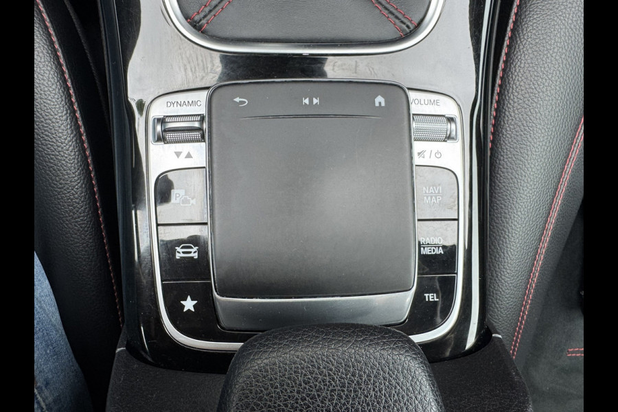 Mercedes-Benz A-Klasse 200 AMG Sfeer Camera Clima Navi Stoelverwarming 19"Multispoke velgen Sportonderstel