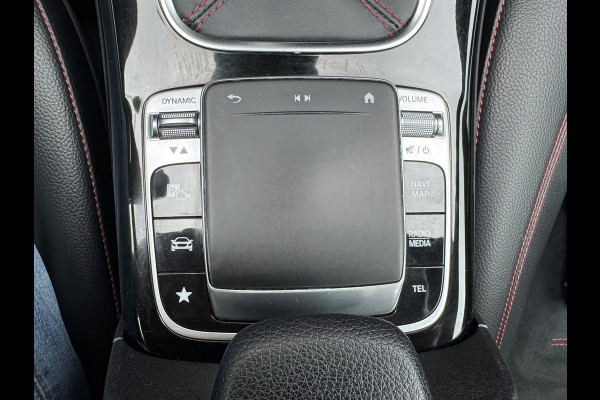 Mercedes-Benz A-Klasse 200 AMG Sfeer Camera Clima Navi Stoelverwarming 19"Multispoke velgen Sportonderstel