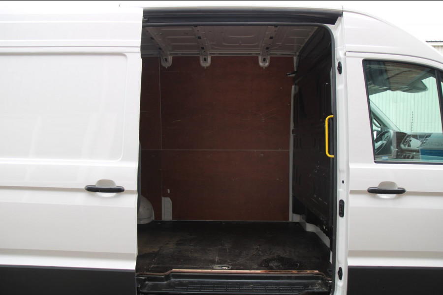 Volkswagen Crafter 30 2.0 TDI L3H3 Highline Automaat / Trekhaak / Camera / App connect