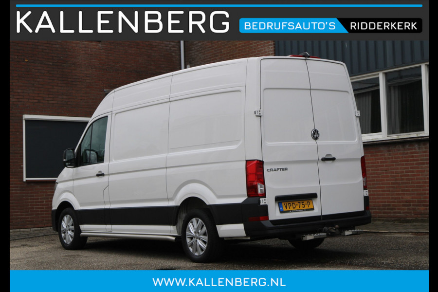 Volkswagen Crafter 30 2.0 TDI L3H3 Highline Automaat / Trekhaak / Camera / App connect