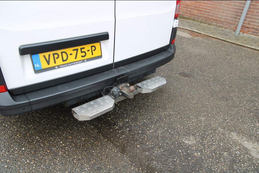 Volkswagen Crafter 30 2.0 TDI L3H3 Highline Automaat / Trekhaak / Camera / App connect