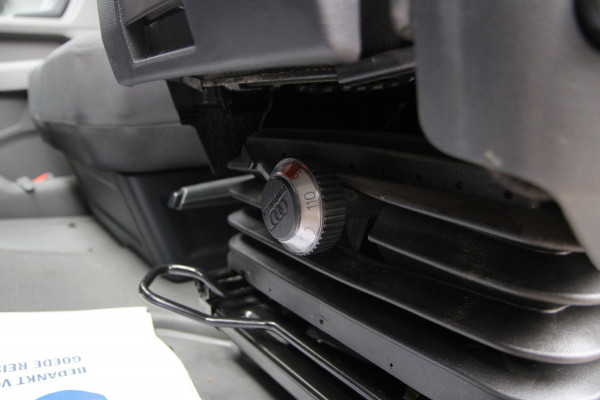 Volkswagen Crafter 30 2.0 TDI L3H3 Highline Automaat / Trekhaak / Camera / App connect