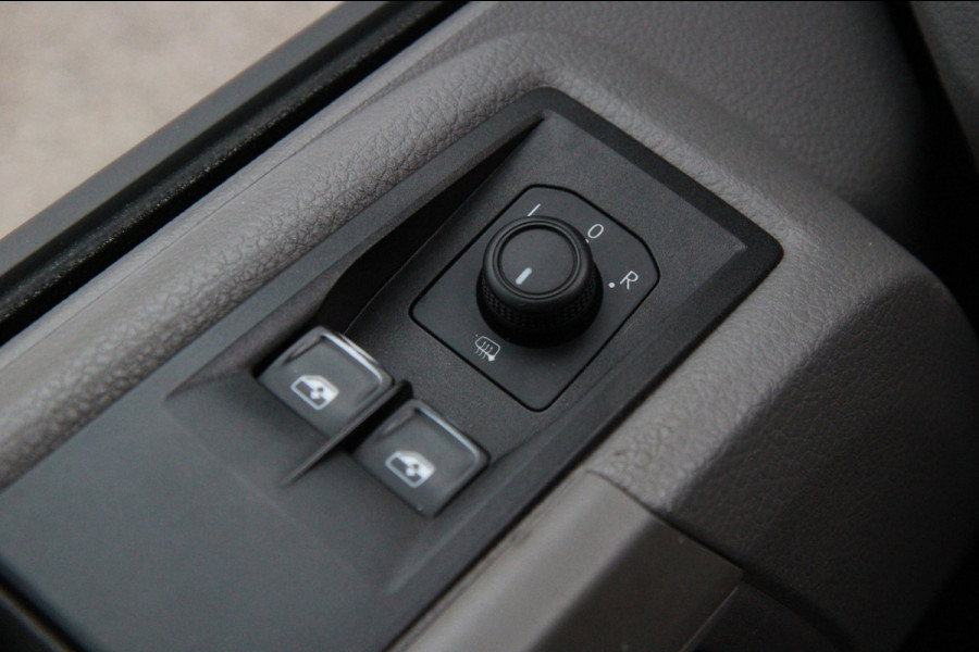 Volkswagen Crafter 30 2.0 TDI L3H3 Highline Automaat / Trekhaak / Camera / App connect