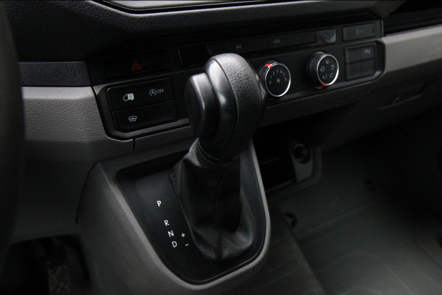 Volkswagen Crafter 30 2.0 TDI L3H3 Highline Automaat / Trekhaak / Camera / App connect