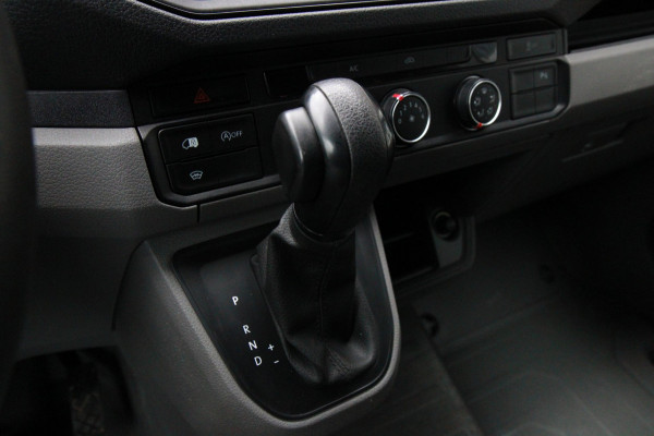 Volkswagen Crafter 30 2.0 TDI L3H3 Highline Automaat / Trekhaak / Camera / App connect