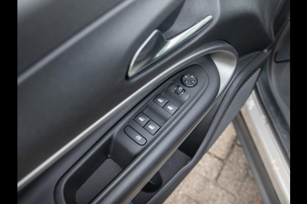 Jeep Avenger 1.2 e-Hybrid Summit | Infotainment&Convenience Pack