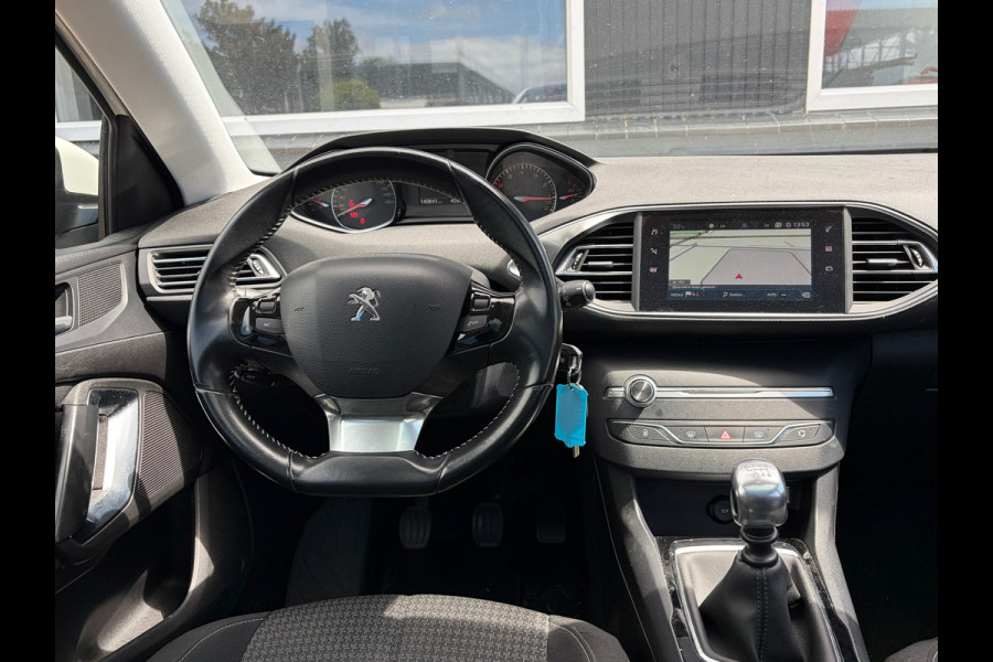 Peugeot 308 1.2 PureTech Blue Lease Executive / Pano / Parelmoerwit