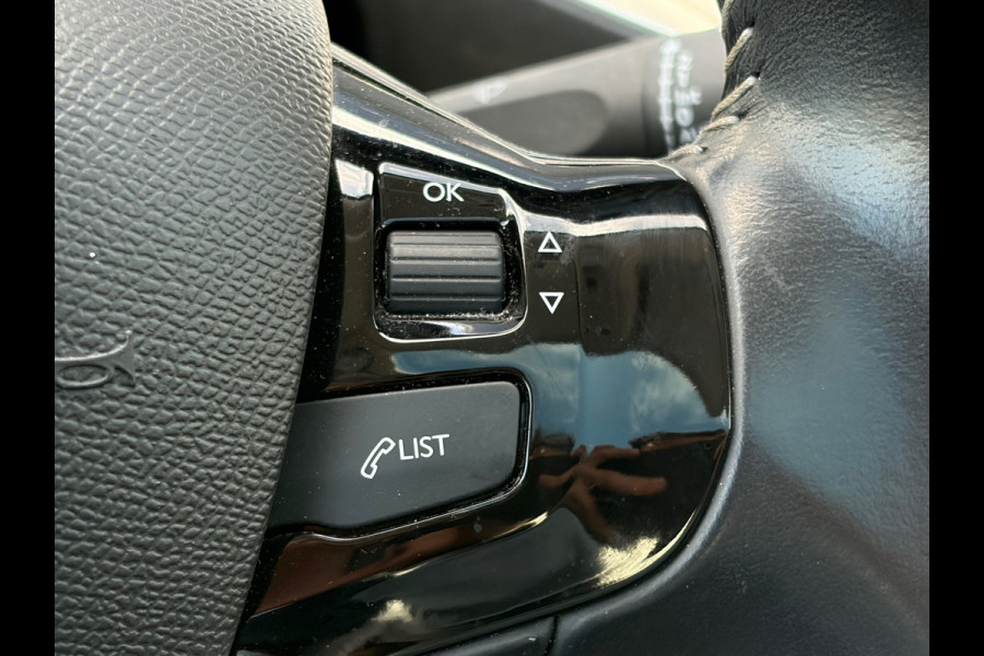 Peugeot 308 1.2 PureTech Blue Lease Executive / Pano / Parelmoerwit