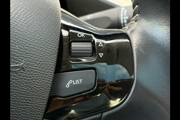 Peugeot 308 1.2 PureTech Blue Lease Executive / Pano / Parelmoerwit