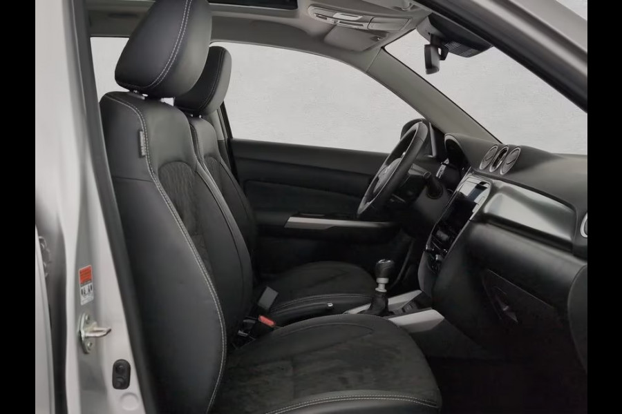 Suzuki Vitara 1.4 Boosterjet Style Smart Hybrid 130pk/95kW 6-bak | Pano |