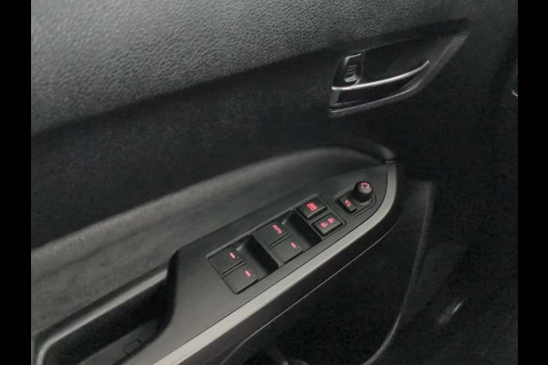 Suzuki Vitara 1.4 Boosterjet Style Smart Hybrid 130pk/95kW 6-bak | Pano |