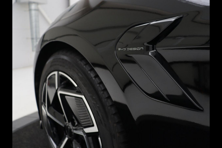BYD Seal Design RWD 82.5 kW | SOH 95,9% | Panoramadak | Stoelventilatie | 360 Camera | Leder | Dynaudio | Adaptive cruise | Sfeerverlichting | Elektrische stoelen | Carplay | Full LED | Origineel NL