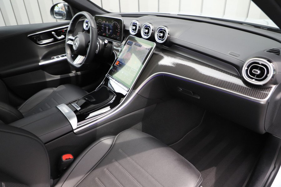 Mercedes-Benz C-Klasse 300e AMG | 313PK | Pano | Head-up | Keyless-go | Memory | Leder | Digital-light | Stoelverw. | Sfeerverlichting | 2022.